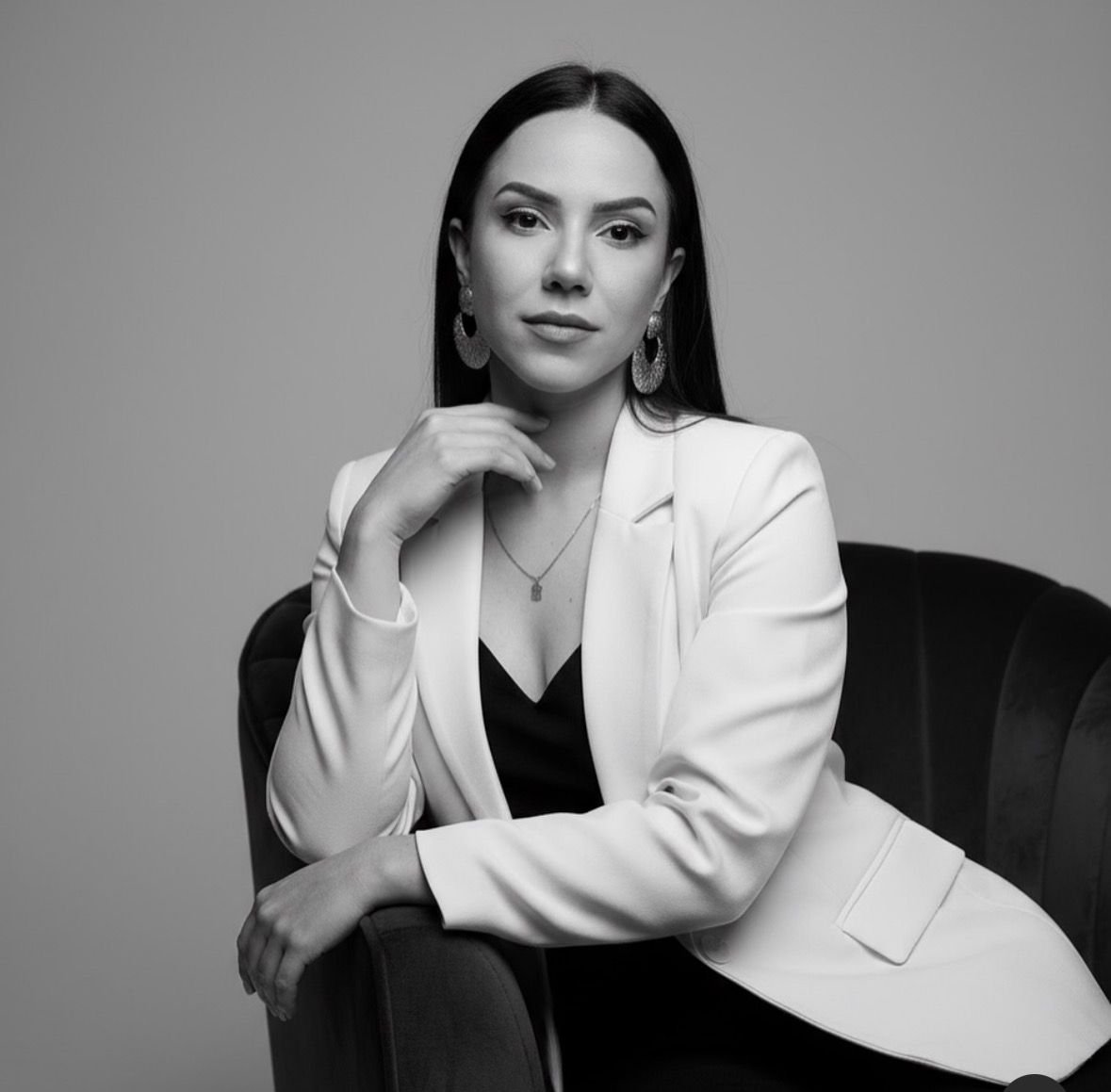 Mariana Bernardini, advogada especialista em contratos e prevenção de conflitos